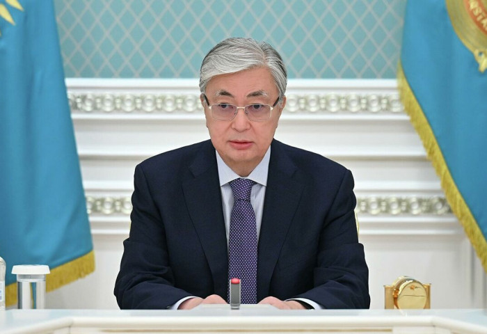 Казахстаны ерөнхийлөгч анхааруулалгүй буудах эрхийг зэвсэгт хүчиндээ өгчээ