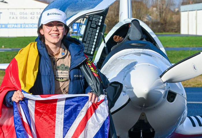 19 настай Бельги-Британийн иргэн бүсгүй дэлхийг ганцаараа тойрч ниссэн хамгийн залуу эмэгтэй боллоо